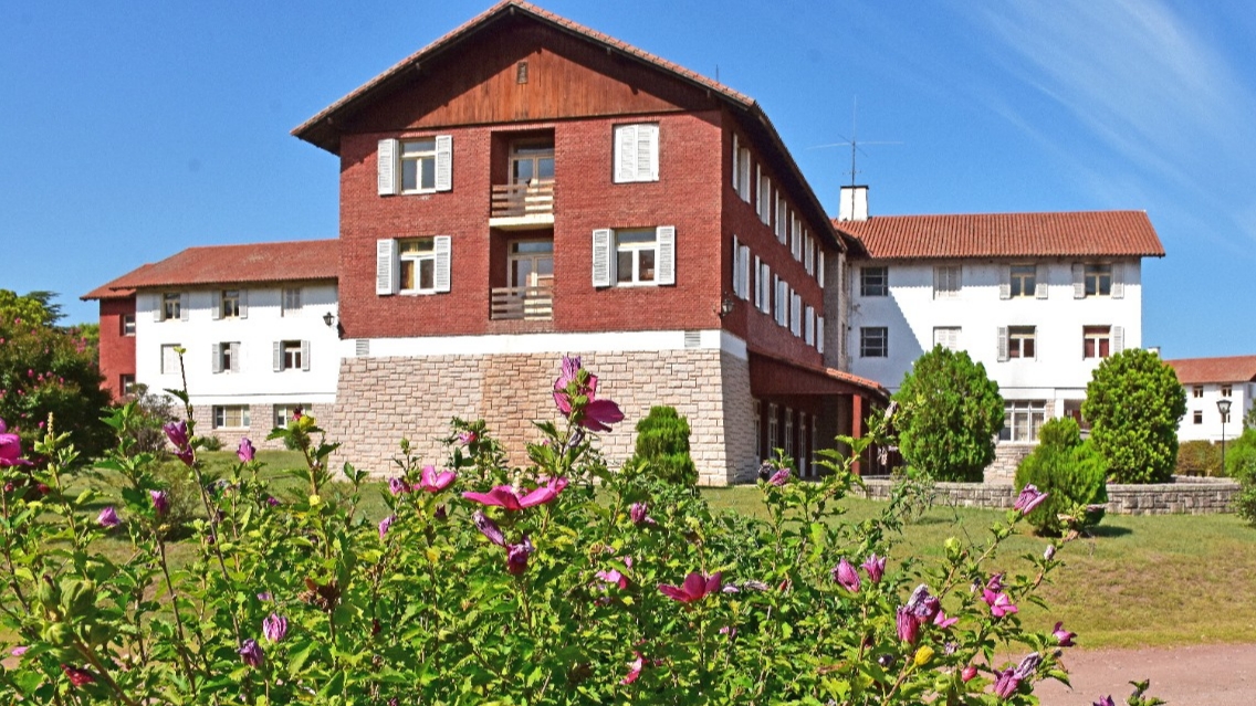 Comenzó la temporada de verano en las Unidades Turísticas de Chapadmalal y Embalse