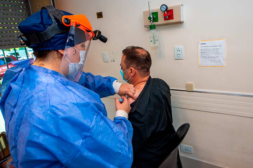  Comenzó el plan de inmunización del personal policial