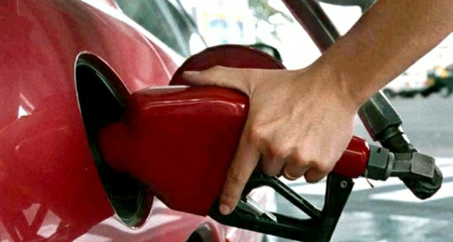 YPF aumentará sus precios casi 7% el martes y 18% en total en los próximos tres meses