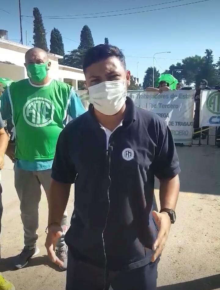 Fábrica Militar: LOS TRABAJADORES CONTINÚAN CON EL QUITE DE COLABORACIÓN