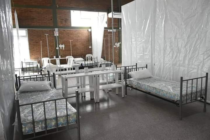 DESMANTELAN PARCIALMENTE EL HOSPITAL DE CAMPAÑA DEL CAMPUS DE LOURDES