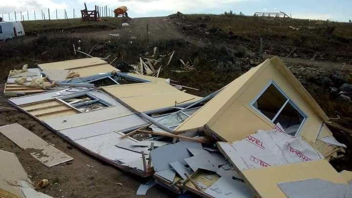 YACANTO: Más de 20 viviendas fueron afectadas por los fuertes vientos 