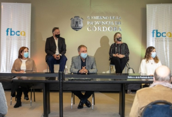 Schiaretti lanzó créditos a tasa cero para hacedores artísticos