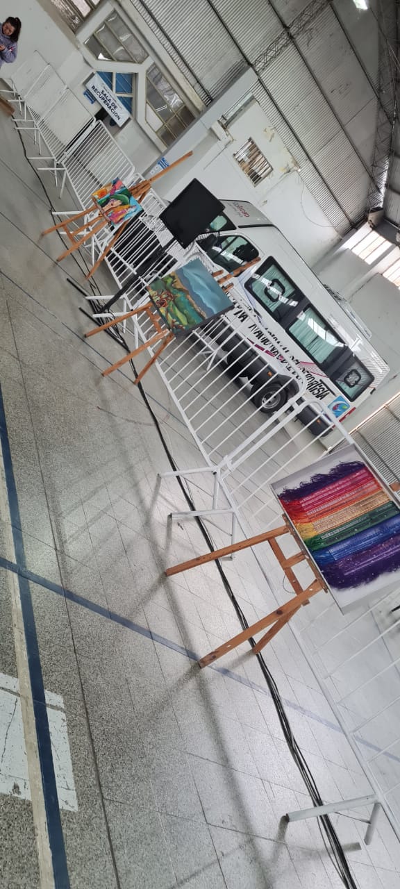 CurArte – cultura como una vacuna- propuesta de visibilización de arte local en el vacunatorio del Polideportivo Municipal.