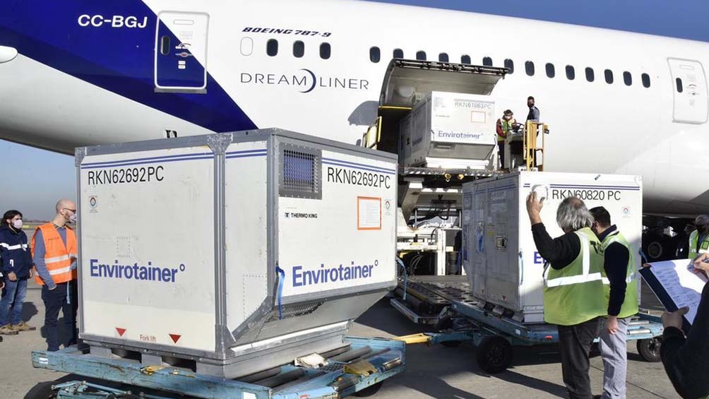  Llegó una nueva partida de AstraZeneca y Argentina alcanza casi los 25 millones de dosis