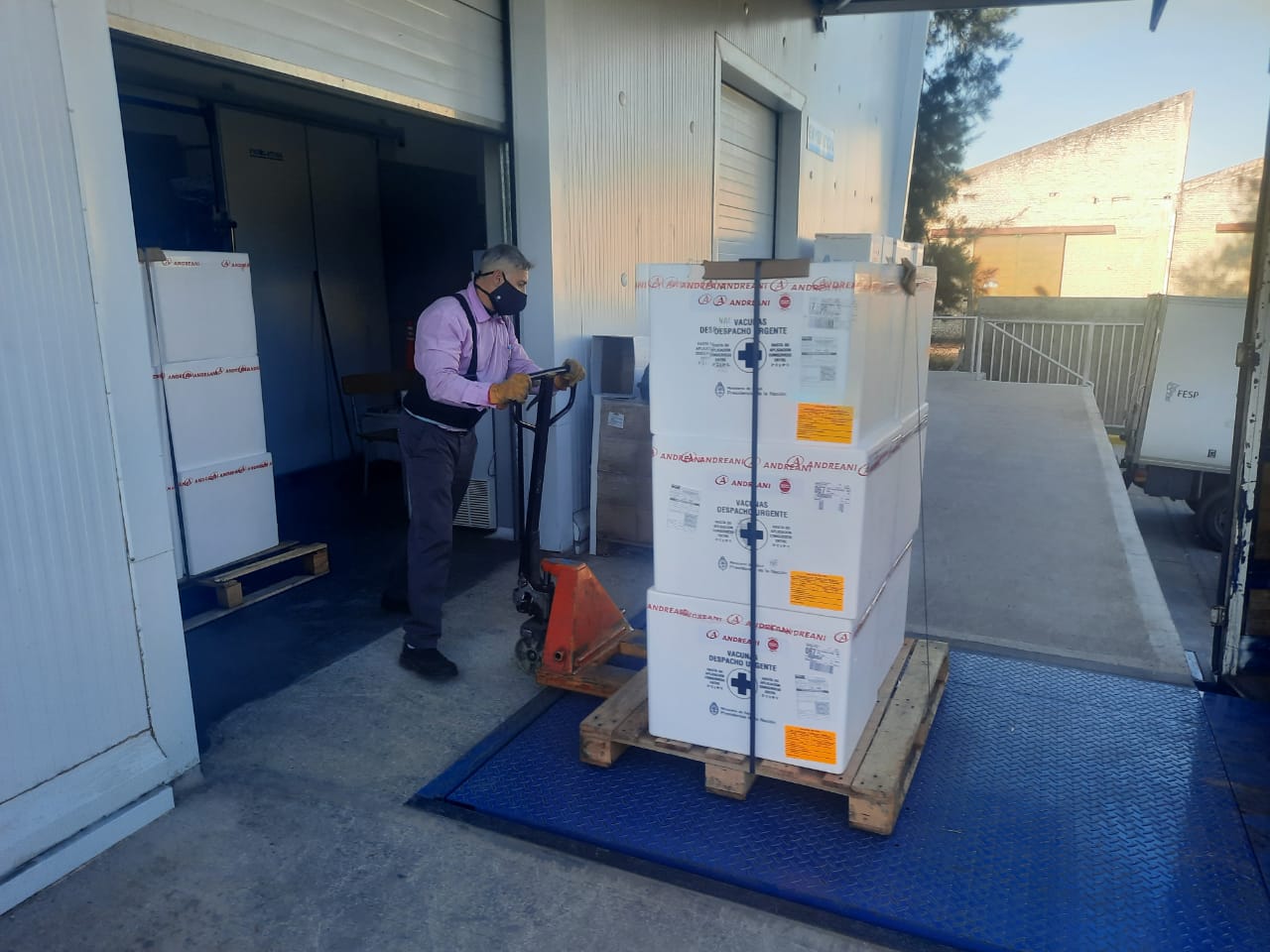 Córdoba: Recibió una nueva partida de vacunas contra el coronavirus. 