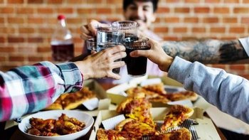 A partir de mañana quedan suspendidas las reuniones sociales en todo el país