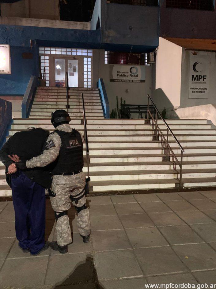 RÍO TERCERO: FPA INCAUTÓ MÁS DE 300 DOSIS DE MARIHUANA Y DETUVO A DOS SUJETOS POR DELIVERY DE DROGAS 