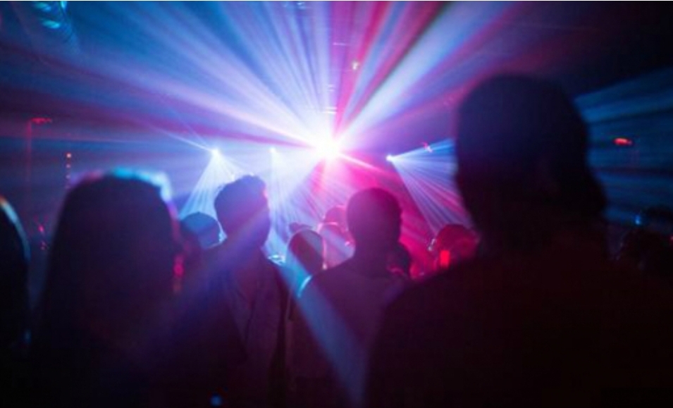 RÍO TERCERO: DESBARATARON 2 FIESTAS CLANDESTINAS, UNA CON MÁS DE 100 PERSONAS 