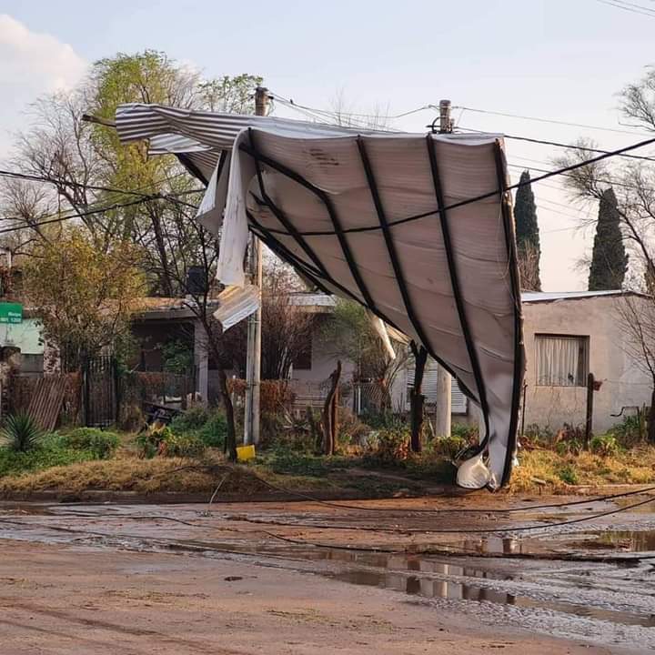  Fuerte temporal en Huinca Renancó: daños y viviendas afectadas