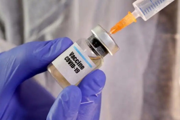 Qué es la mielitis transversa, la enfermedad por la cual se frenaron las pruebas de la vacuna de Oxford contra la COVID-19