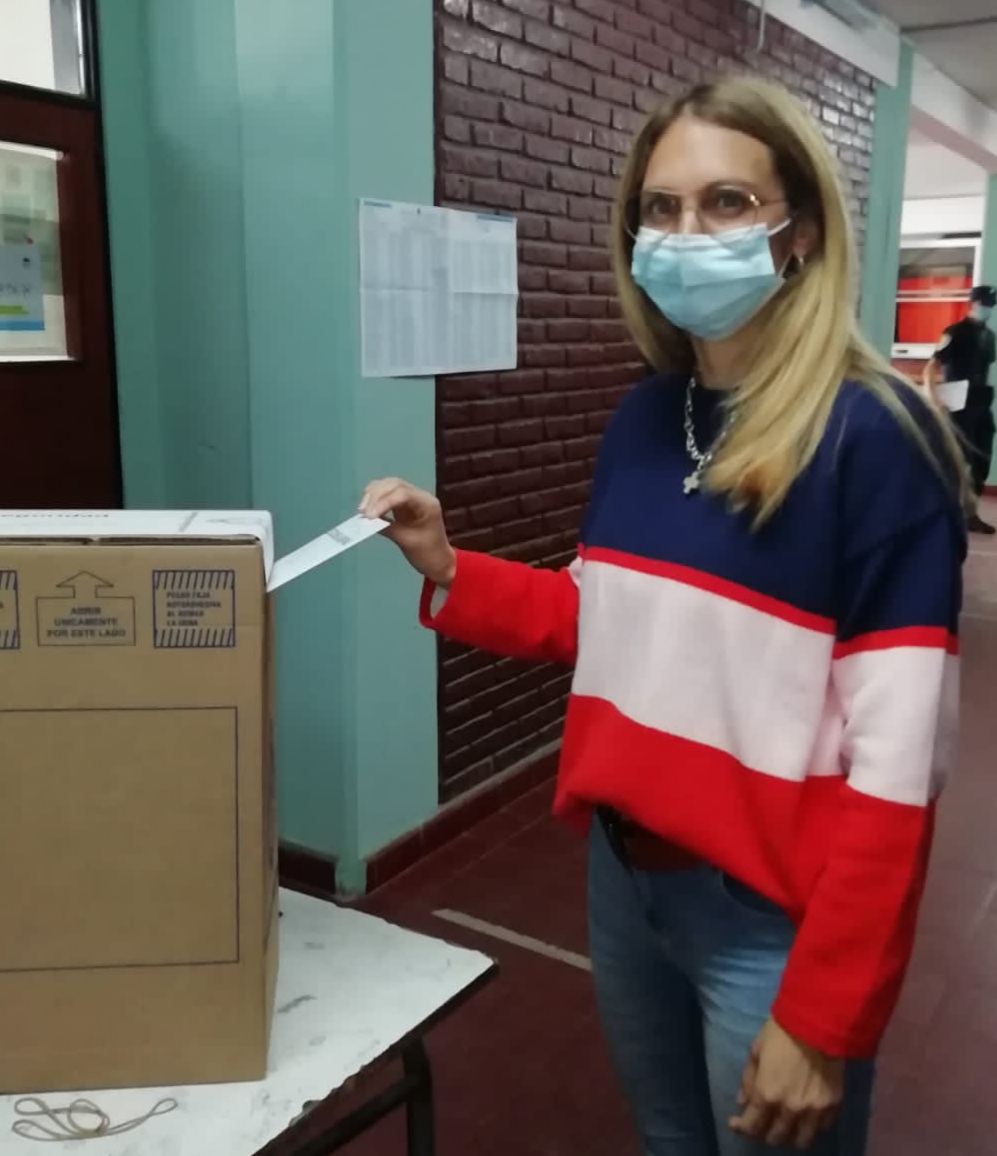 GABRIELA BROUWER *PARTICIPE Y VOTE A QUIEN QUIERA*