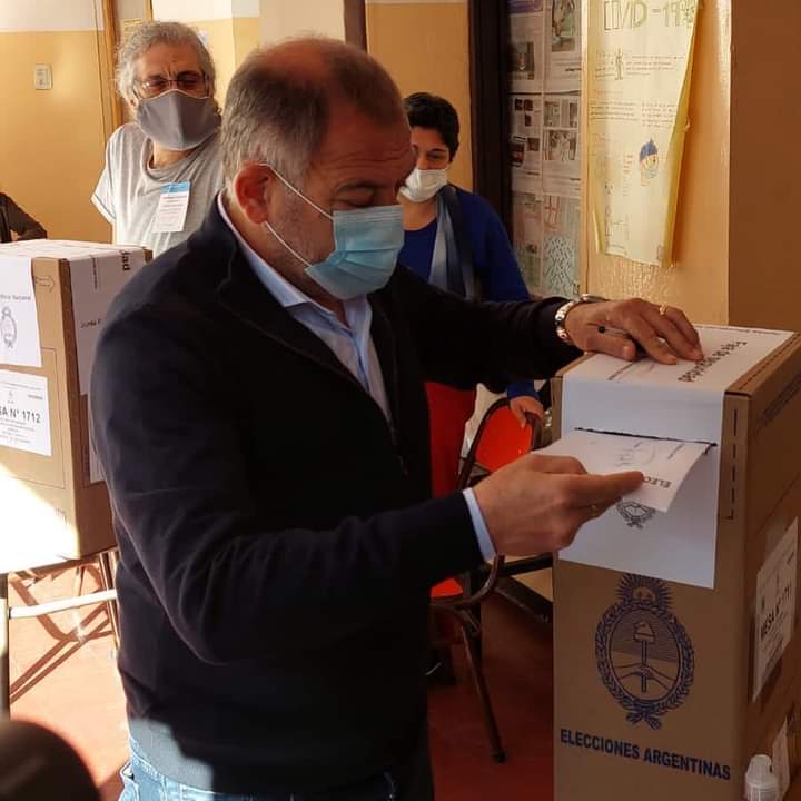 Luis Juez votó y criticó las demoras:Habría que haber sido más cautos 