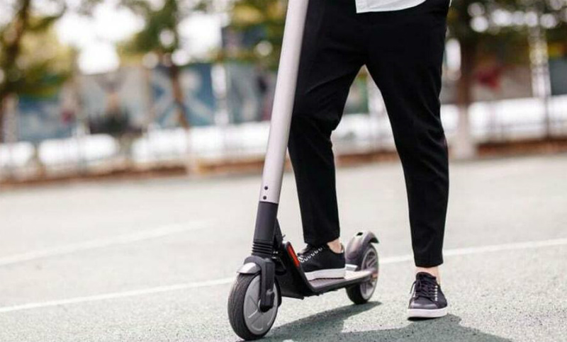 BETO GONZÁLEZ PROPONE REGLAMENTAR EL USO DE MONOPATINES ELÉCTRICOS