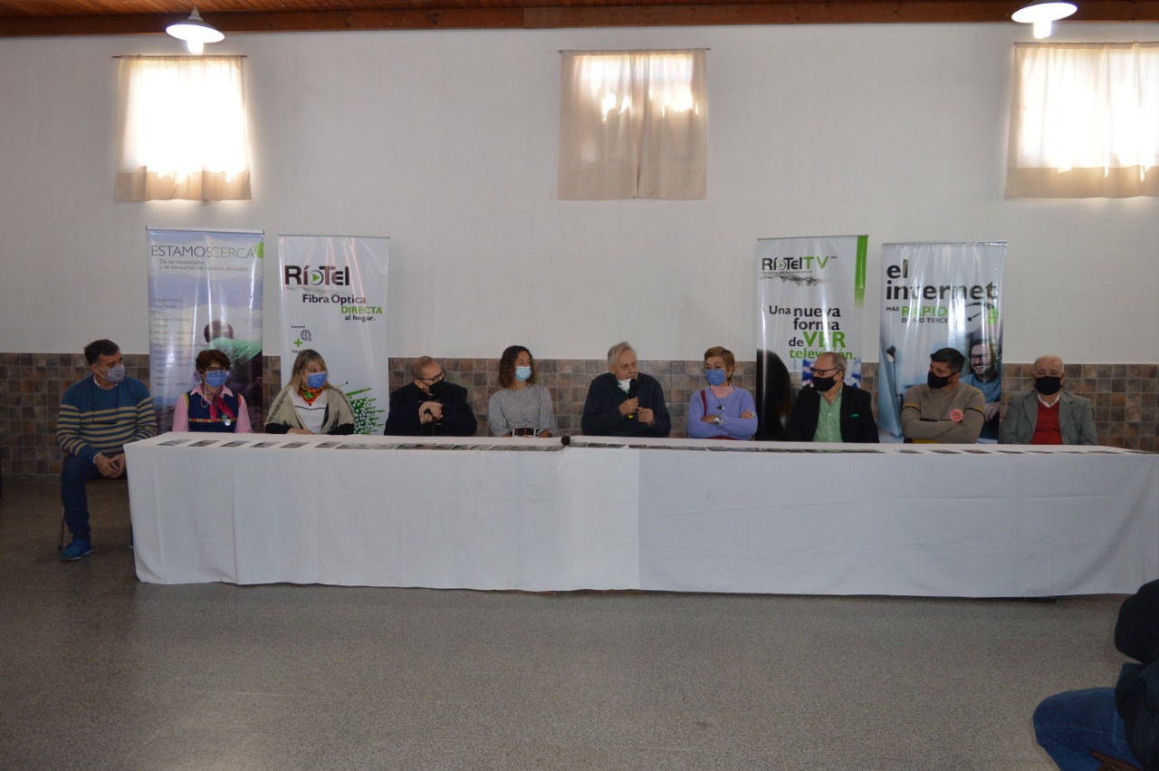 FIBRA ÓPTICA EN BARRIO PARQUE MONTEGRANDE 