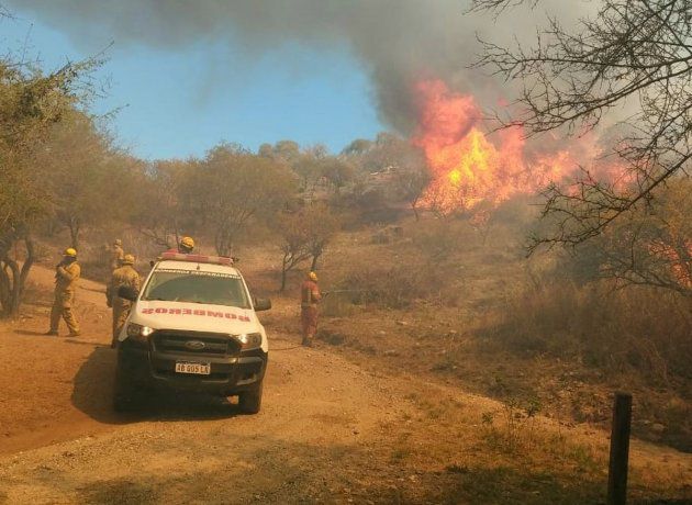 CONTINÚA EL INCENDIO DE TRASLASIERRA