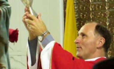 HAY UN DETENIDO POR EL CRIMEN DEL CURA DE VICUÑA MACKENNA, BUSCAN A SUPUESTO CÓMPLICE