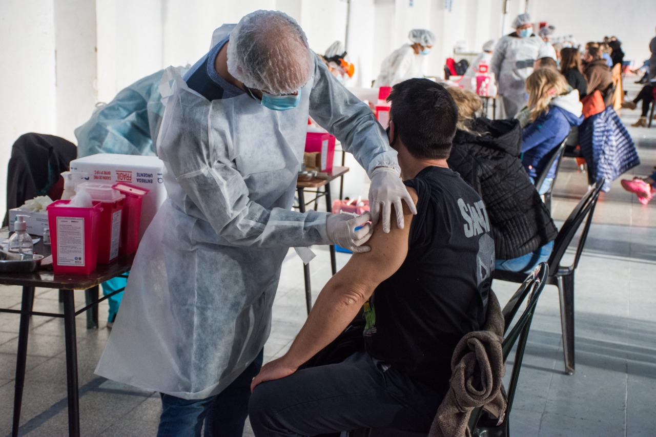 INFORMACION IMPORTANTE SOBRE VACUNACIÓN COVID-19