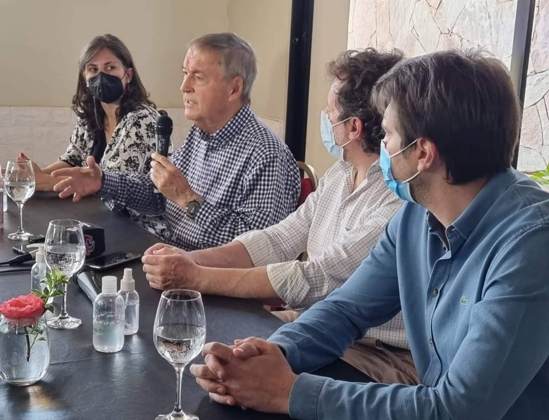 SCHIARETTI ANUNCIÓ OBRA DE PAVIMENTACIÓN EN ALMAFUERTE 