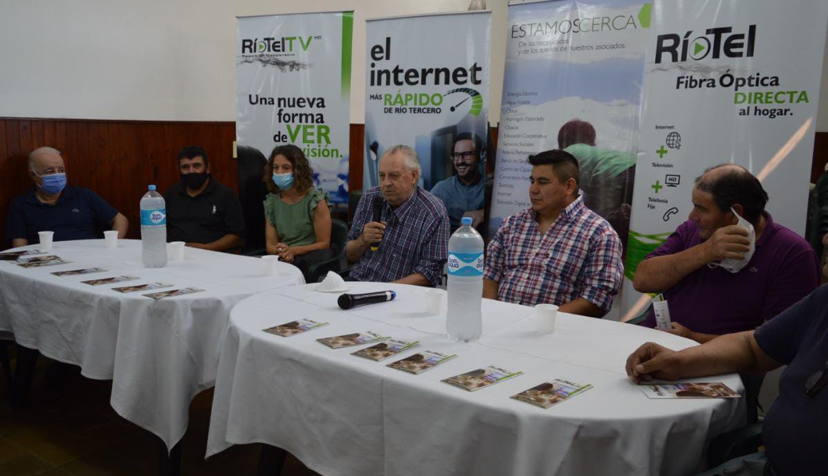 Fibra Óptica en los Barrios Magnasco, Los Algarrobos y Mitre