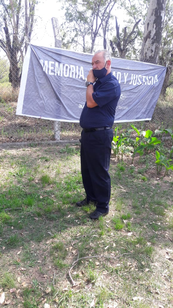 José Pecho López  (Director Fábrica Militar): 