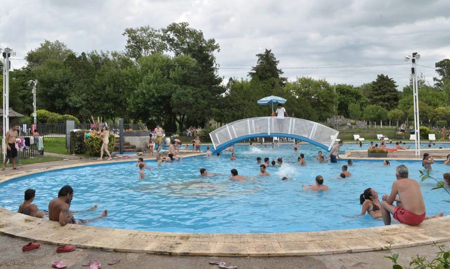 DENUNCIAN DISCRIMINACIÓN EN LA PILETA DE AGEC