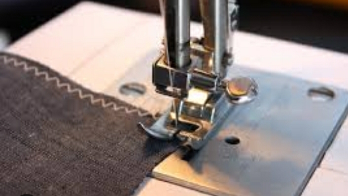 AUMENTA EL ARREGLO DE ROPA DEBIDO A LA CRISIS ECONÓMICA 