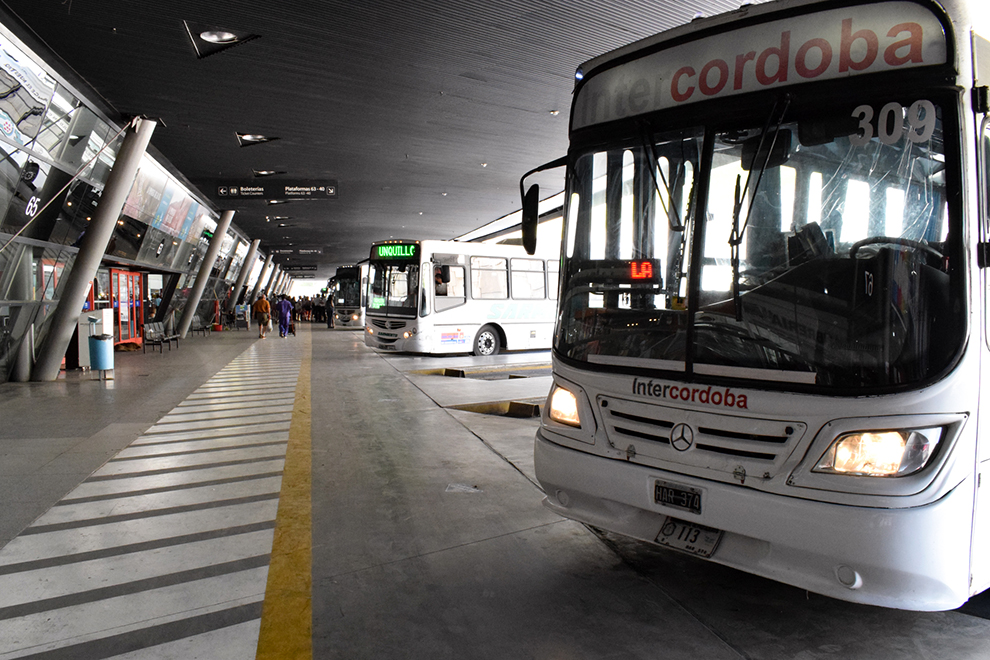 INTERURBANOS EN CÓRDOBA: EL PASAJE AUMENTA UN 97,4% 
