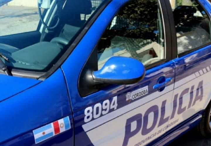 PARTE POLICIAL: MASCULINO FUE DETENIDO POR SUSTRAER UNAS ZAPATILLAS Y UNA BILLETERA EN BARRIO MONTE GRANDE 
