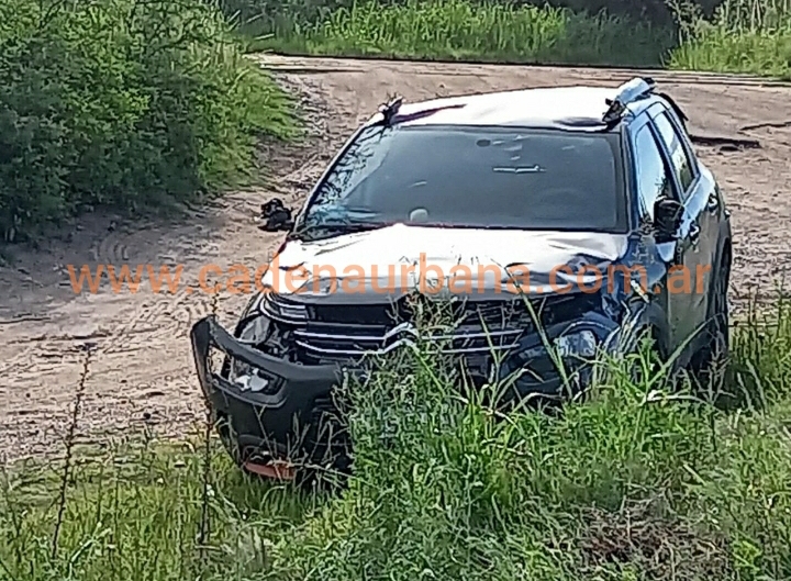 Accidente Camino Corralito: Vehículo Vuelca y Conductora es Trasladada al Hospital