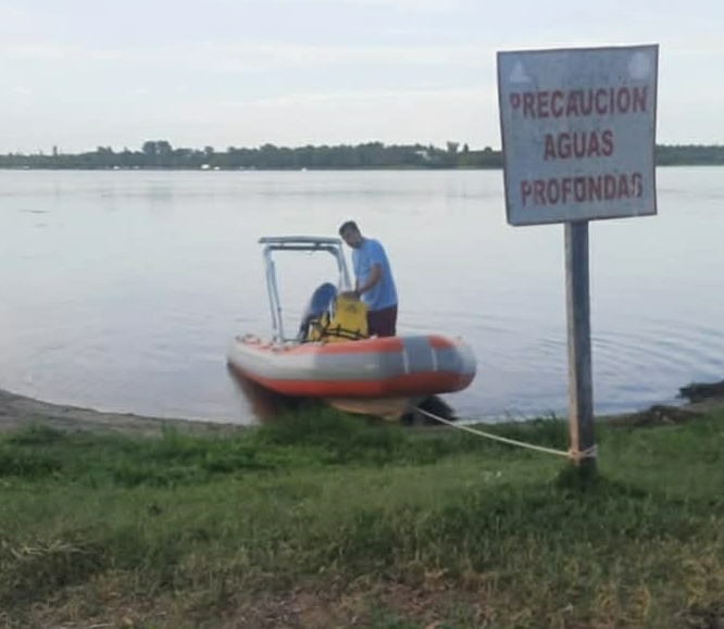 Almafuerte: Rescataron a una niña que se ahogaba en el lago Piedras Moras