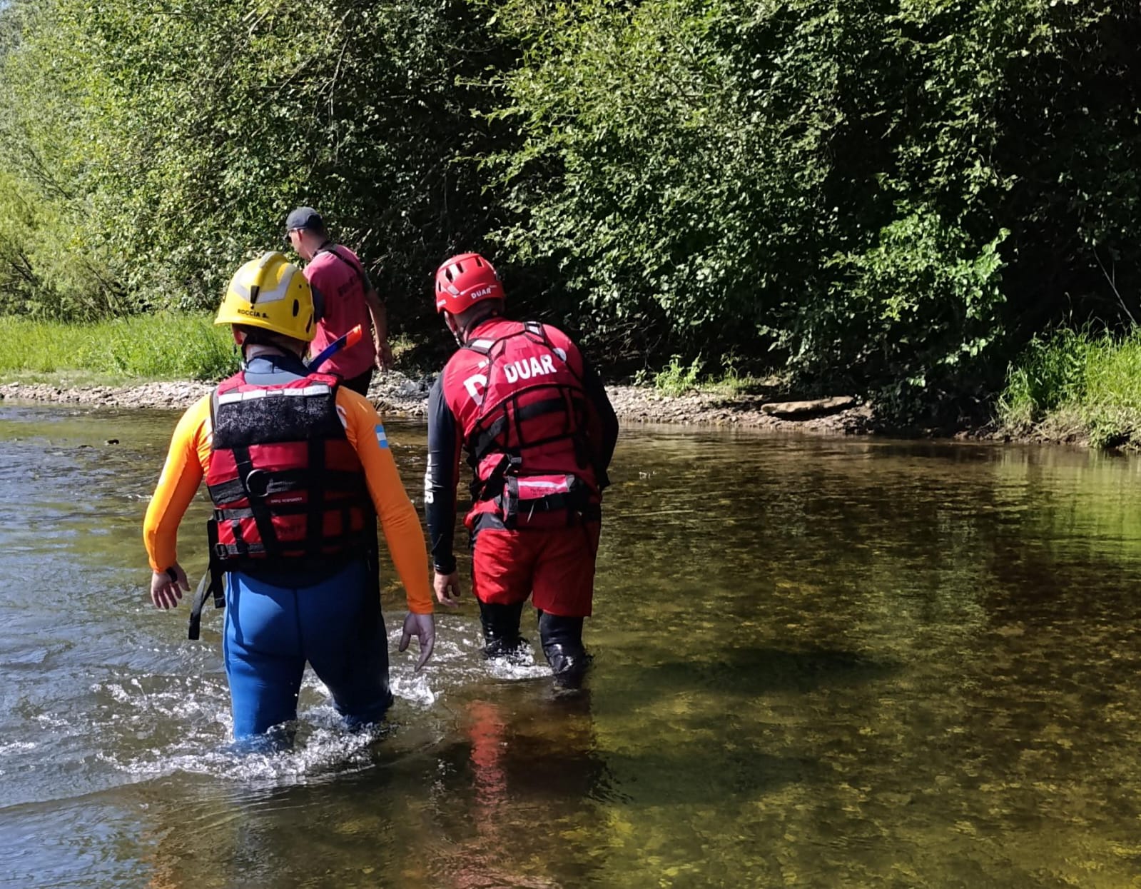 Personal del DUAR y Bomberos Voluntarios encuentran sin vida a la mujer buscada.