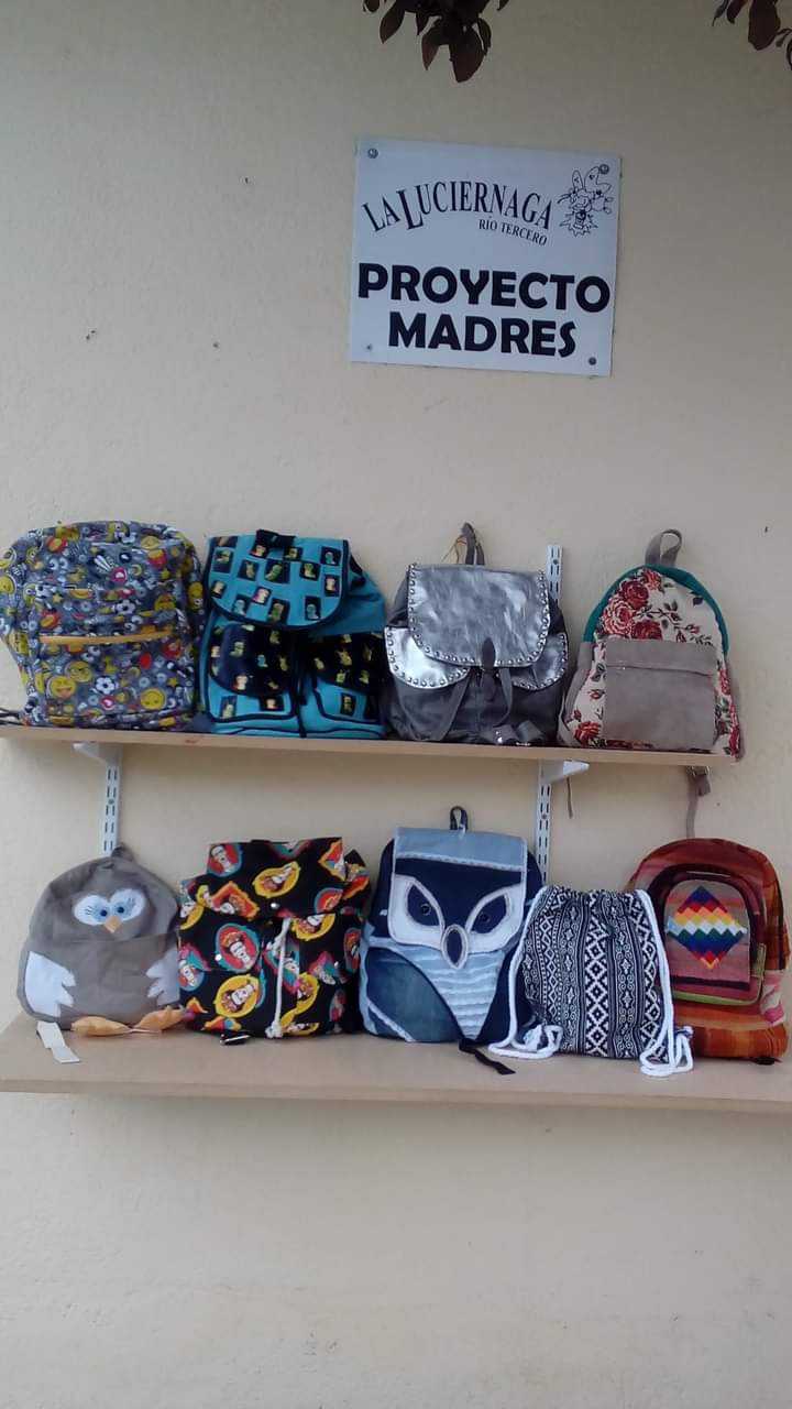 MADRES LA LUCIÉRNAGA COMIENZAN A ATENDER Y TRABAJAR EN EL TALLER