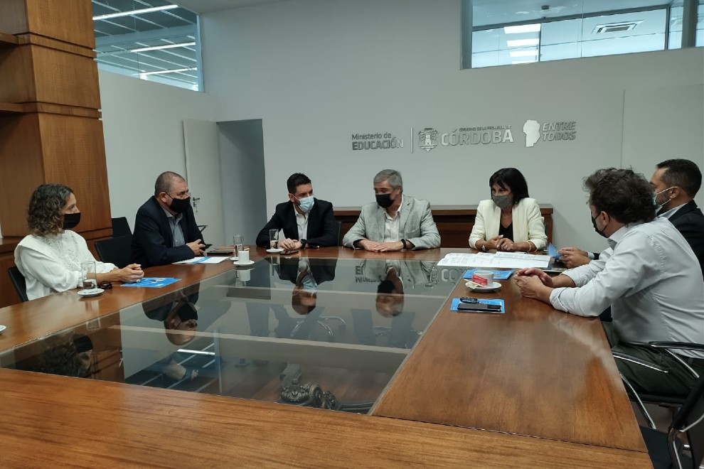 La Provincia construirá un playón deportivo en el IPEM 394 de Río Tercero