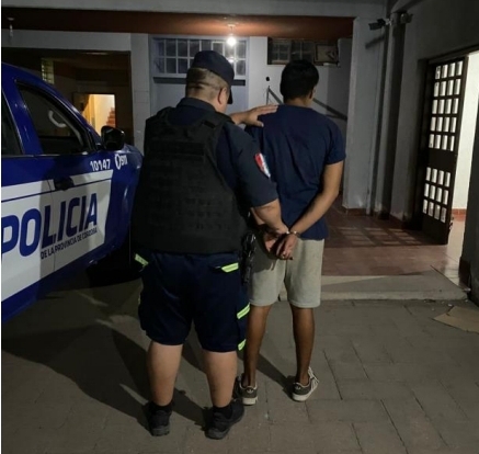 Parte policial: Atrapan a un joven tras robar cables en una escuela