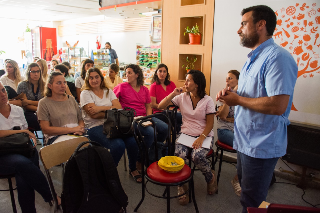 CAPACITACI&Oacute;N SOBRE NUEVA LEY DE SALUD MENTAL Y CRITERIOS DE DERIVACI&Oacute;N EN PACIENTES CON CONSUMO PROBLEM&Aacute;TICO DE SUSTANCIAS