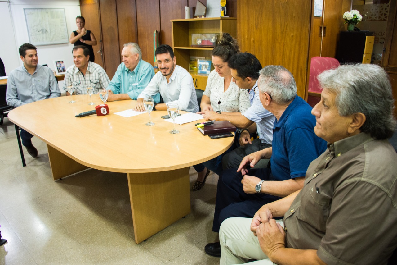 SE PRESENTARON LAS ESCUELITAS BARRIALES DE F&Uacute;TBOL