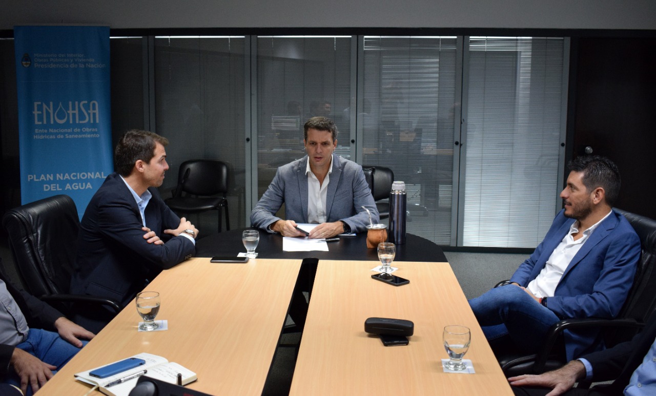 EL INTEDENTE MARCOS FERRER ESTUVO REALIZANDO GESTIONES ANTE EL ENOHSA
