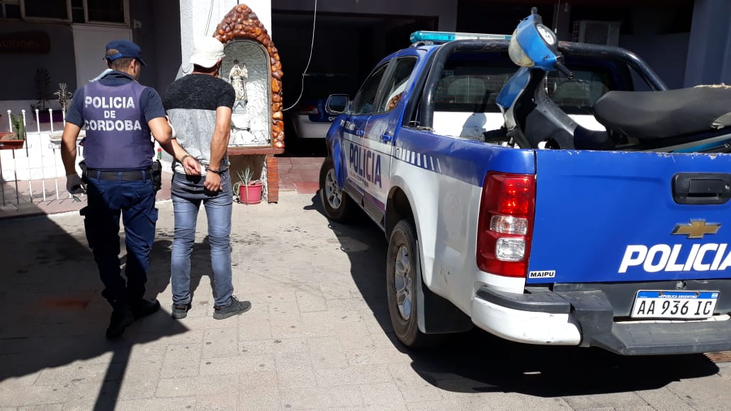RIO TERCERO 15:15hs. DETENIDO POR CIRCULAR SIN JUSTIFICACI&Oacute;N PERMITIDA 