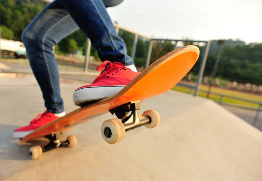 Parte Policial: Iba en patineta y fue detenido por desobediencia 