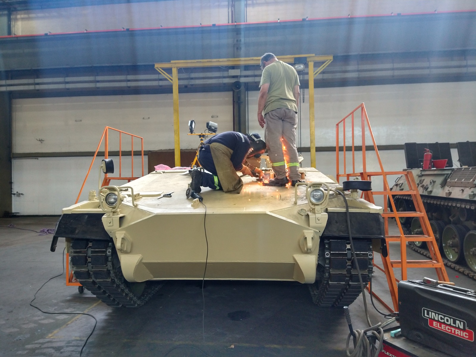 FÁBRICA MILITAR REALIZA UN TRABAJO SOSTENIDO EN SU SECTOR METALMECÁNICO