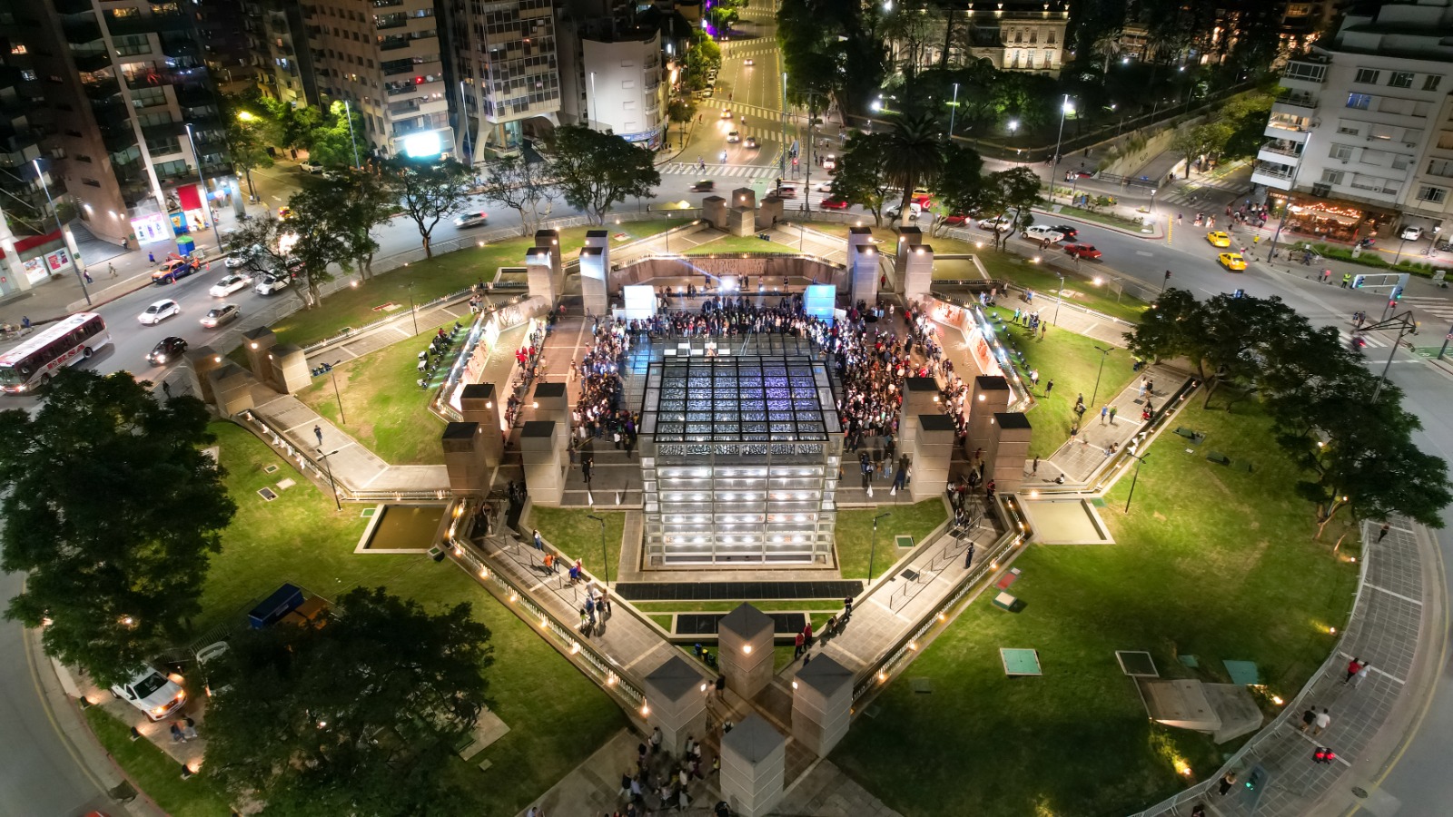 NOTICIAS + IVA: LA PLAZA ESPAÑA DE CÓRDOBA ESTA TOTALMENTE RECUPERADA 