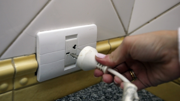ALICIARDI: NO HABRÍA NUEVOS AUMENTOS HASTA MAYO EN LA ENERGÍA ELÉCTRICA