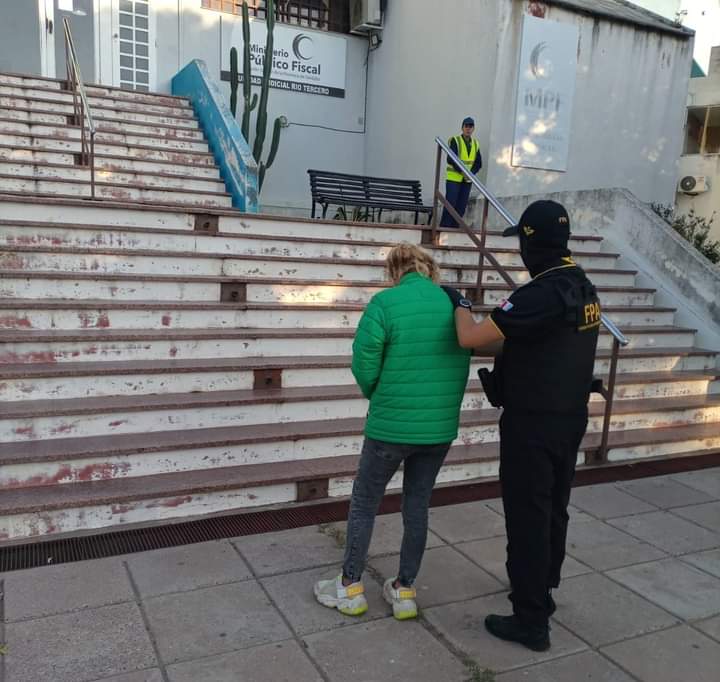 UNA MUJER FUE DETENIDA POR VENDER ESTUPEFACIENTES EN RÍO TERCERO