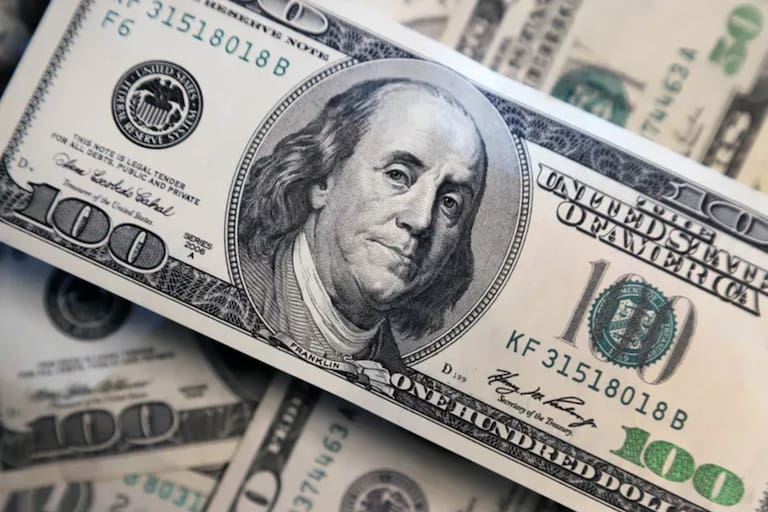 Mario Gallo: Hay mucha incertidumbre, ayer la gente se volcó hacia el dólar 