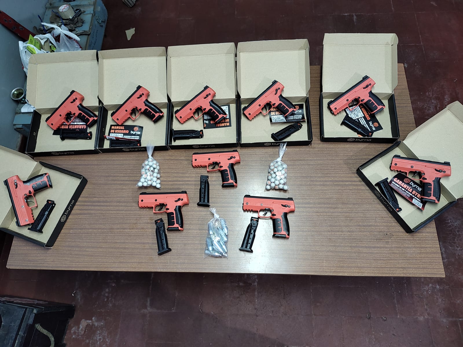 La departamental informa la incorporación de armas byrna - no letales