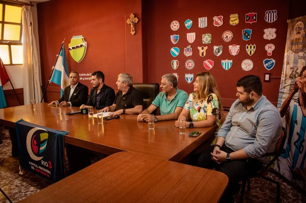 Las copas que ganó nuestra selección serán exhibidas en la Capital Nacional del Deportista