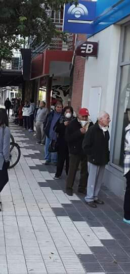 Los bancos abrir&aacute;n s&aacute;bado y domingo para jubilaciones y AUH