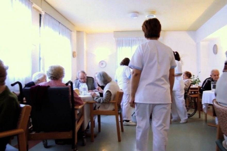 A partir de las 0 horas del jueves se proh&iacute;ben las visitas a todos los geri&aacute;tricos del territorio provincial.