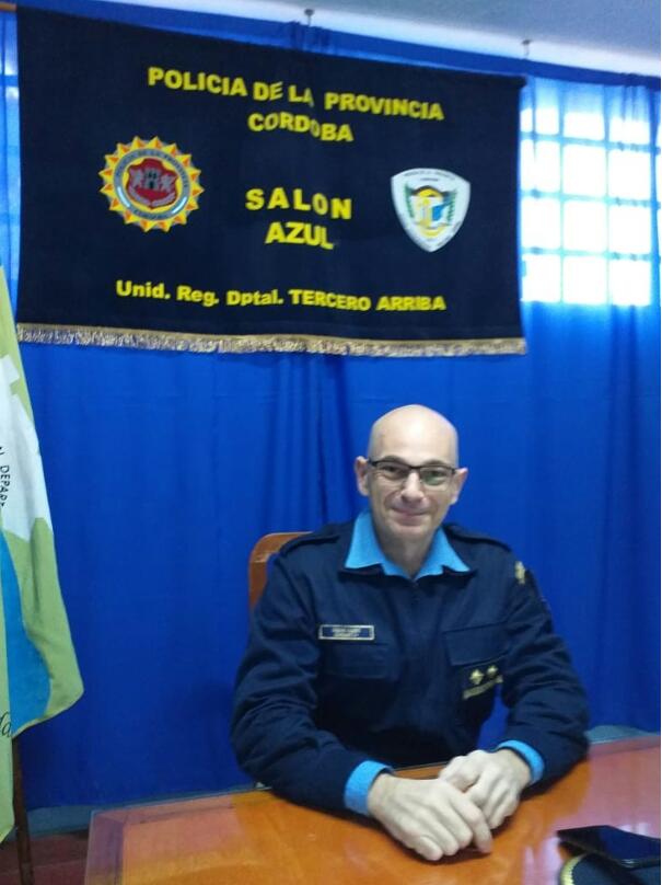 Fabi&aacute;n  Valeiro "Anoche en un domicilio en la calle Lamadrid un masculino que andaba por los techos, al divisar al personal policial comienza a hacer disparos hacia ellos para darse a la fuga"